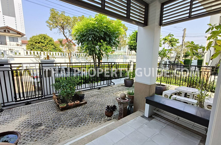 House with Shared Pool in Nichada Thani 